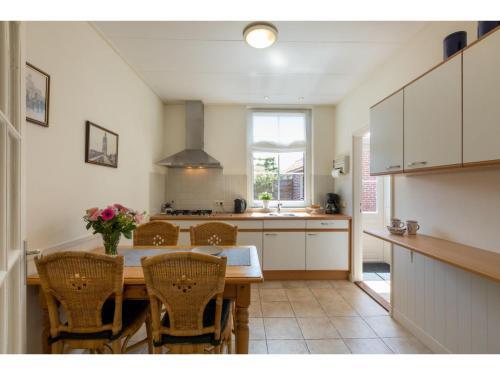 Charming Cottage In Westkapelle With Perfect Location