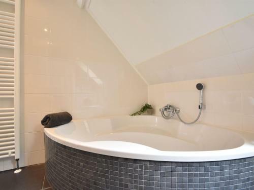 Modern Holiday Home In Wolphaartsdijk With Private Garden