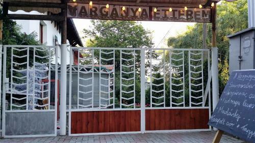 Hostal M�traszentimre Panzi�