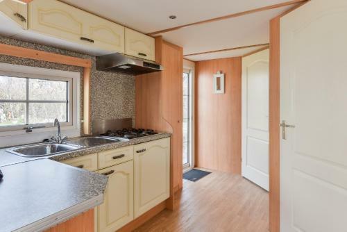 Chalet For 2 At The Beach