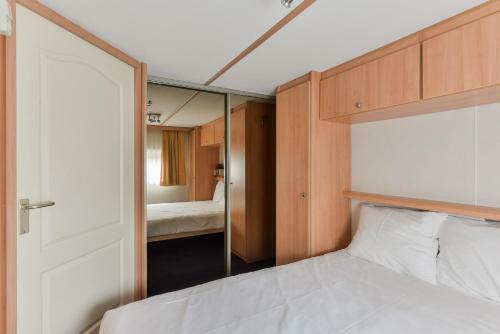 Chalet For 2 At The Beach
