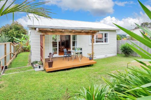 Sunny & Cozy Home Near Western Springs