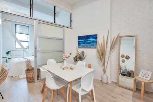 Apartamento Awesome, Cool Beachy 2br Cbd Gem - Wifi And Netflix