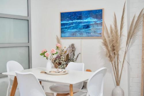 Apartamento Awesome, Cool Beachy 2br Cbd Gem - Wifi And Netflix