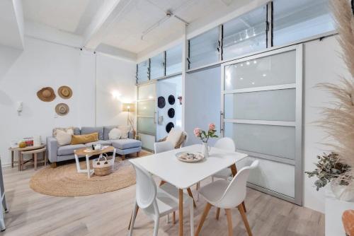 Apartamento Awesome, Cool Beachy 2br Cbd Gem - Wifi And Netflix
