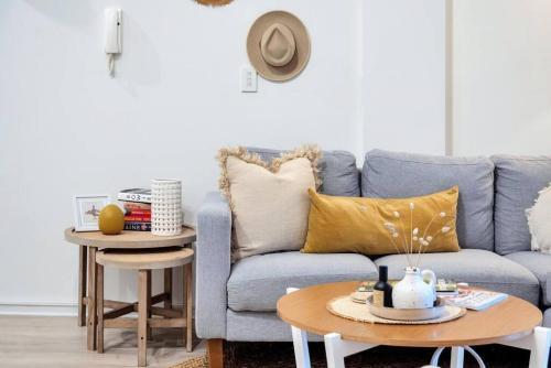 Apartamento Awesome, Cool Beachy 2br Cbd Gem - Wifi And Netflix