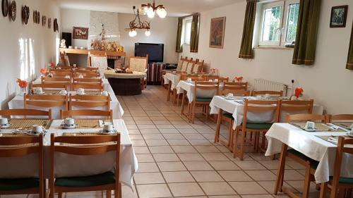 Hostal Ingrid Panzi�
