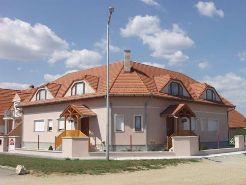 Hostal Luk�cs H�z
