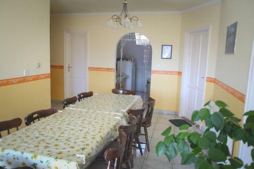 Hostal Mika Vend�gh�z