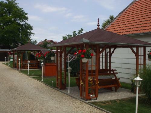 Petrovics Apartmanh�z