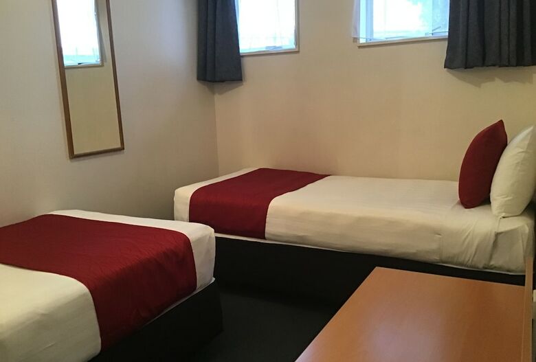Avon City Motel