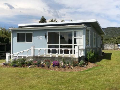 Manapouri Mountain Views - Manapouri Holiday House