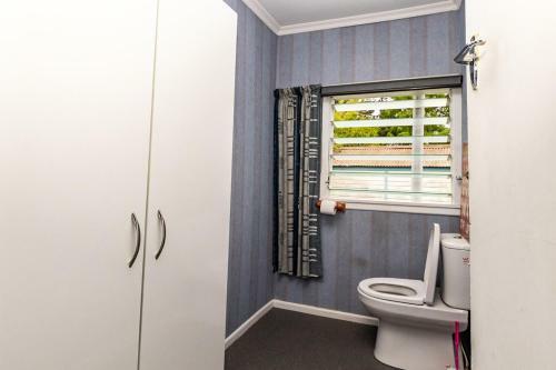 Manapouri Mountain Views - Manapouri Holiday House