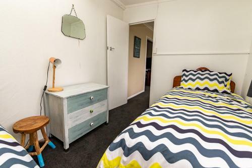 Manapouri Mountain Views - Manapouri Holiday House