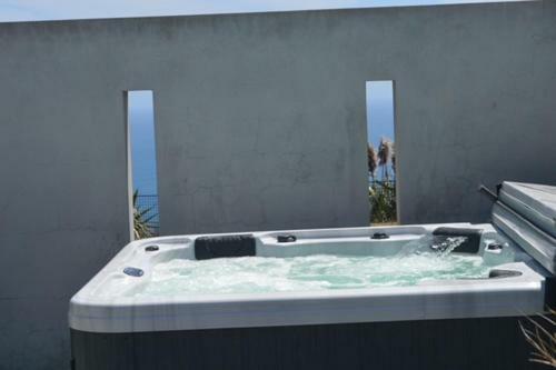 Takapu - Muriwai Beach Downstairs Holiday Unit