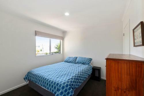 Sun On Seaview - Paraparaumu Beach Holiday Home