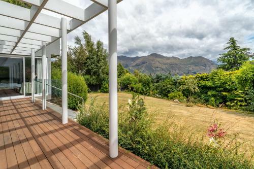 Views, Space, Comfort, The Perfect Holiday Treat