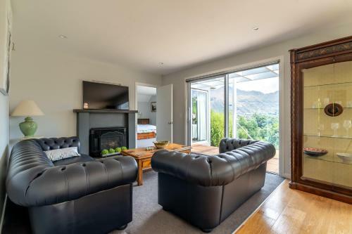 Views, Space, Comfort, The Perfect Holiday Treat