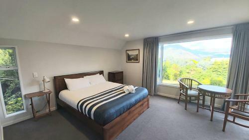 Views, Space, Comfort, The Perfect Holiday Treat