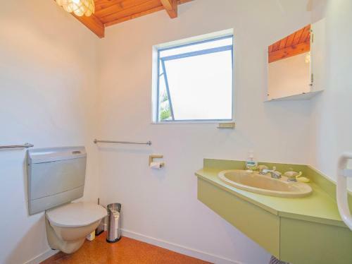 Sea Breeze Sanctuary - Pauanui Holiday Home