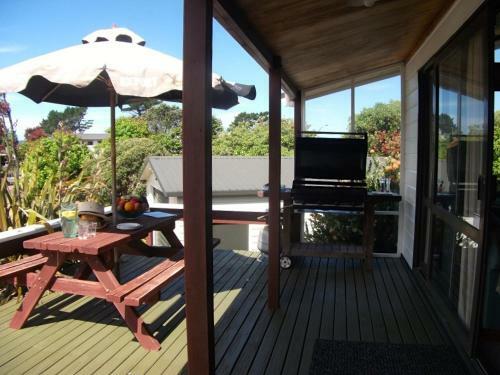 Relax At Pauanui - Pauanui Holiday Home