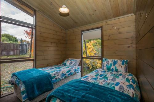 Lakeside Escape - Wanaka Holiday Bach