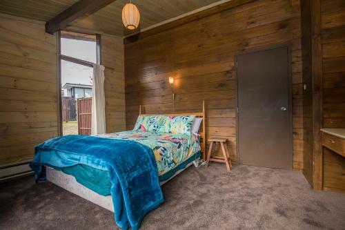 Lakeside Escape - Wanaka Holiday Bach