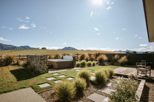 Bull Ridge Retreat - Sleeps 6 - Spa Pool - Sauna - Mountain Views