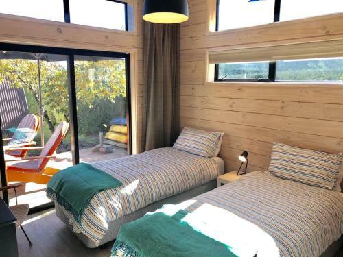 New Architecturally Designed Cottage