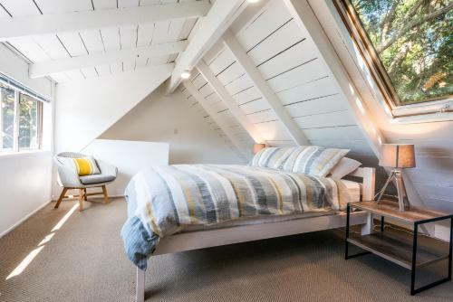 Kina Cottage - Waiheke Holiday Home