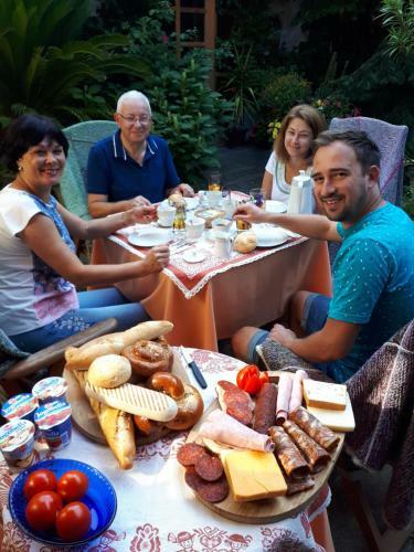 Bed & Breakfast F�nagy �s Walter Vend�g- �s Borh�z