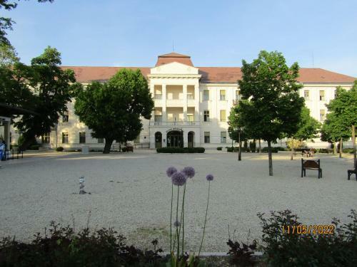 Horvath House Apartment