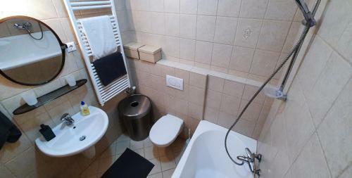 Horvath House Apartment