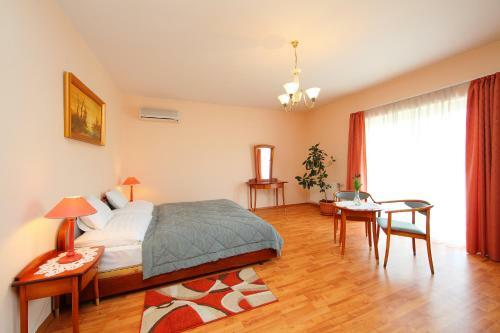 Hostal Balazs Villa