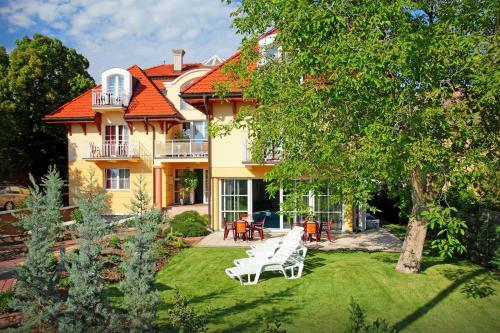 Hostal Balazs Villa