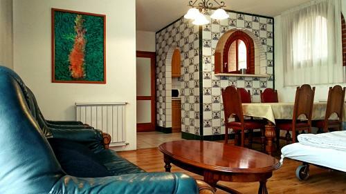 Hostal Villa Teleki