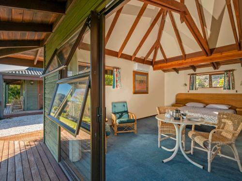 Tairua Waterfront Villa 6 - Tairua Holiday Studio Unit