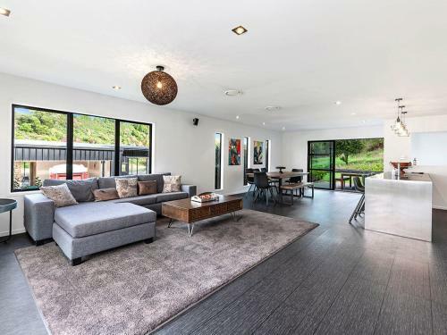 River Retreat - Taupo Holiday Home