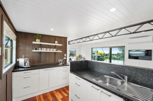 Weka Lodge - Taupo Holiday Home