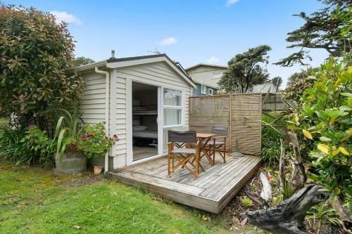 The Beach Bach - Waikanae Beach Holiday Home