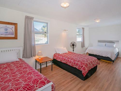 The Wharekaho Pearl - Simpson's Beach Holiday Home