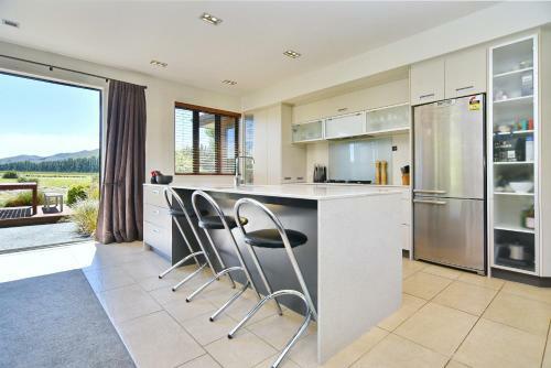 Cedarwood - Christchurch Holiday Homes