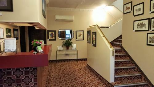 Foveaux Hotel