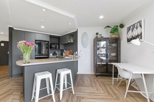 Paramount Apartment - Mount Maunganui Holiday Apartment