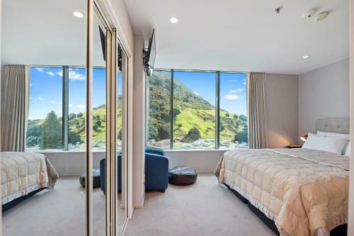 Harbour Mount Ocean Views - Mt Maunganui Holiday Home