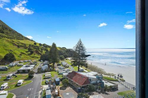 Harbour Mount Ocean Views - Mt Maunganui Holiday Home
