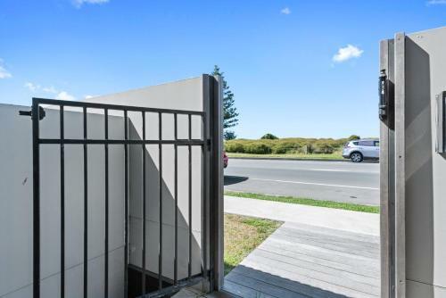 The Marine Views - Mount Maunganui Holiday Home