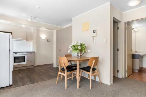 Beach Retreat On Pilot Bay - Mount Maunganui Apartment
