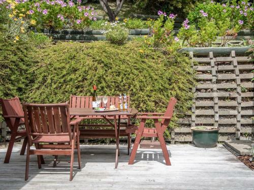 Kingfisher's Perch - Takamatua Holiday Home