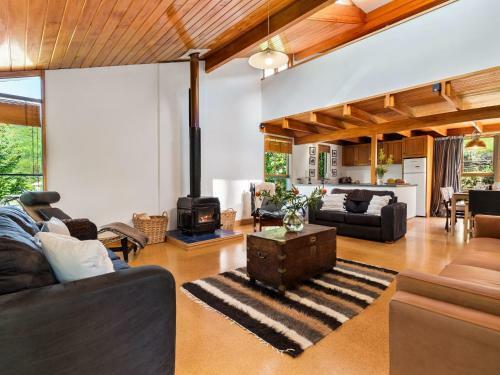 On The Village Green Arrowtown Central Home